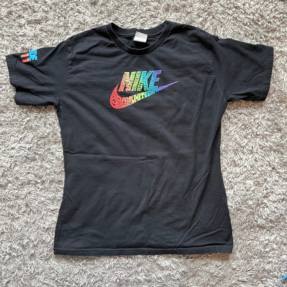 Y2K 2011 TEAM‎ NIKE GAY PRIDE FESTIVAL Swoosh Graphic Tee Shirt X LARGE